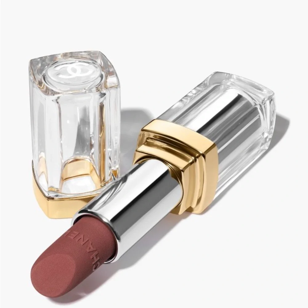 CHANEL 31 Le Rouge Limited Edition luxury lipstick in shade 15 Rouge Couturiere